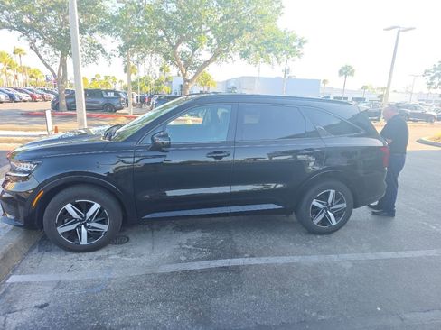 Certified 2022 Kia Sorento S FWD image 1