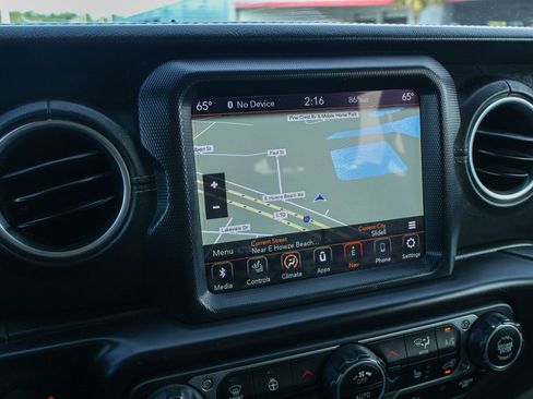 Used 2020 Jeep Wrangler Unlimited Sahara image 3