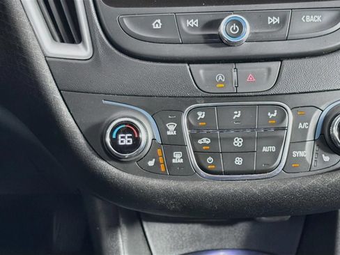 Used 2023 Chevrolet Malibu LT FWD image 18