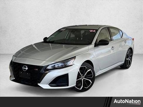 Used 2024 Nissan Altima 2.5 SR image 1