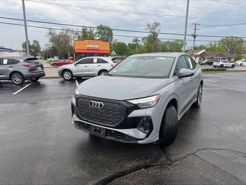 Used 2023 Audi Q4 e-tron Premium Plus w/ Premium Plus AWD/4WD image 3
