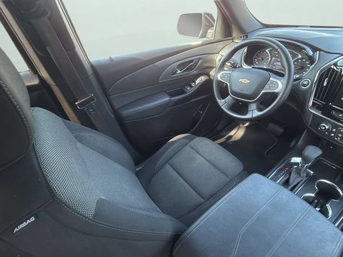 Used 2023 Chevrolet Traverse LT w/ Rear Camera Mirror Package AWD/4WD image 18