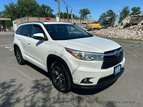 Used 2016 Toyota Highlander XLE AWD/4WD image 6