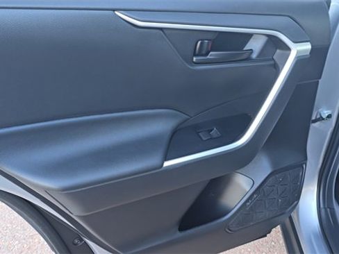 Used 2022 Toyota RAV4 LE image 14