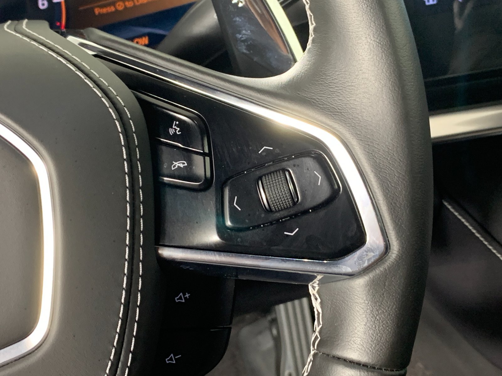 Used 2025 Chevrolet Corvette Stingray Coupe w/ 1LT RWD image 19