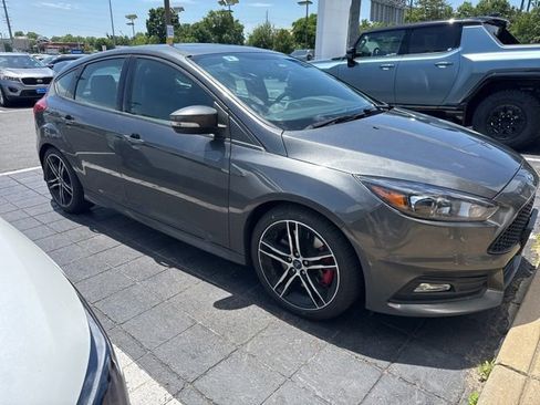 Used 2018 Ford Focus ST w/ Equipment Group 402A FWD image 1