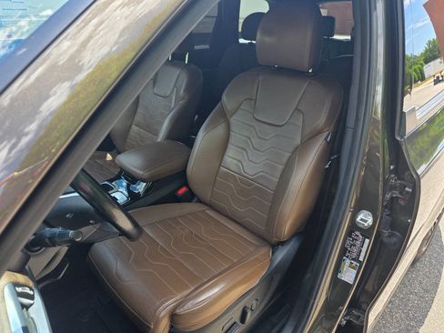 Used 2022 Kia Telluride SX w/ SX Prestige Package AWD/4WD image 14