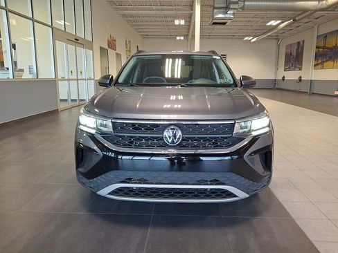 Used 2022 Volkswagen Taos S image 2