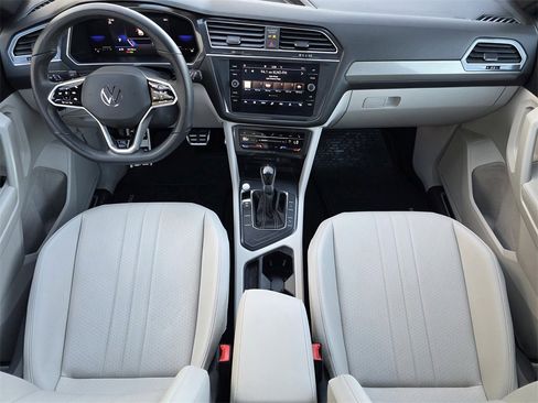 Used 2023 Volkswagen Tiguan SE R-Line image 20