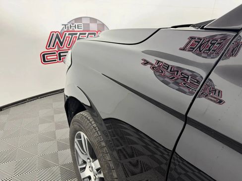 Used 2023 Ford Expedition XLT image 27