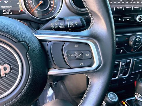 Used 2018 Jeep Wrangler Unlimited Sahara image 24