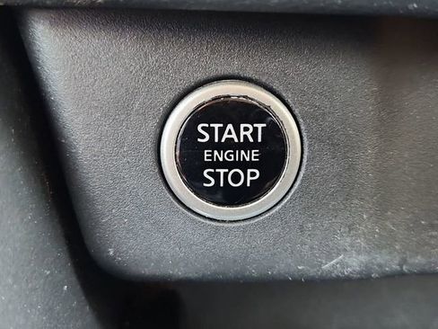 Used 2021 Nissan Rogue S FWD image 16