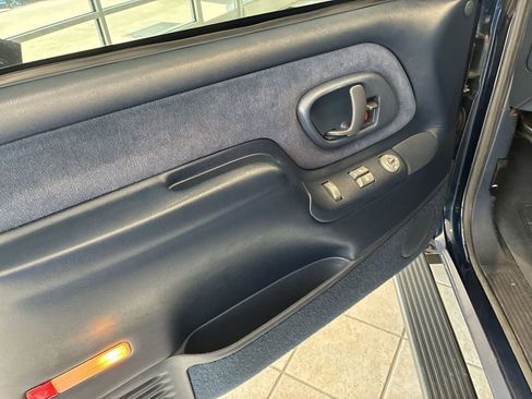 Used 1995 Chevrolet Tahoe 4WD 2-Door image 13
