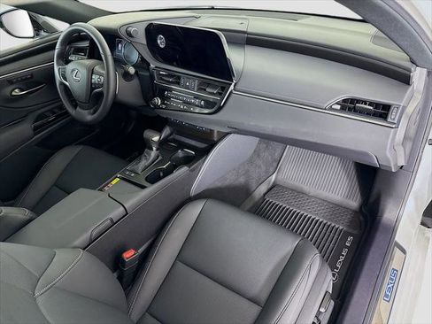 Certified 2025 Lexus ES 300h w/ Premium Package FWD image 17