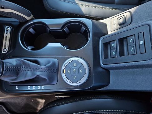 New 2025 Ford Bronco Badlands image 28