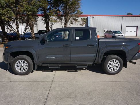 Used 2024 Toyota Tacoma SR5 image 18