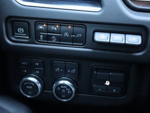 Used 2021 GMC Yukon AT4 w/ AT4 Premium Plus Package image 27