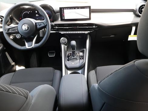 Used 2025 Alfa Romeo Tonale AWD/4WD image 14
