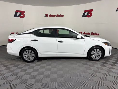Used 2024 Nissan Sentra S image 7