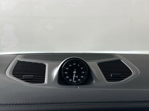 Certified 2025 Porsche Cayenne E-Hybrid image 25