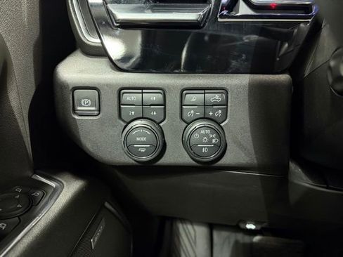 Certified 2024 Chevrolet Silverado 1500 LTZ image 17