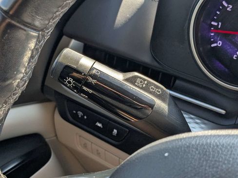 Used 2024 Kia Carnival LX FWD image 26
