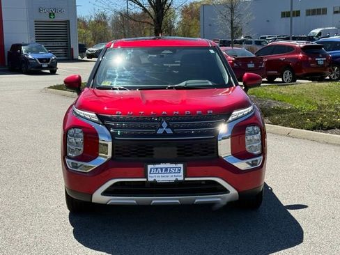 Used 2024 Mitsubishi Outlander SE AWD/4WD image 2