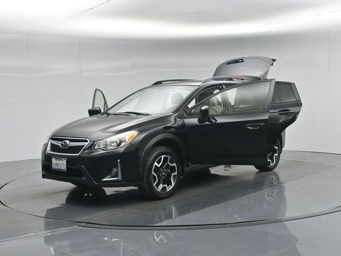 Used 2017 Subaru Crosstrek 2.0i Premium image 32