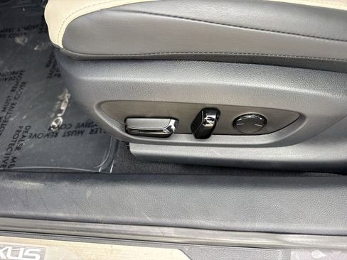 Certified 2025 Lexus ES 350 w/ Premium Package FWD image 12