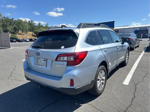 Used 2016 Subaru Outback 2.5i Premium AWD/4WD image 5