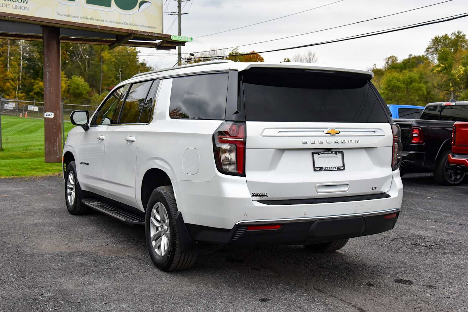 Used 2023 Chevrolet Suburban LT AWD/4WD image 5