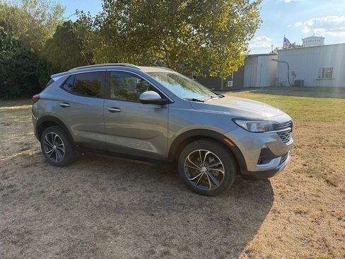 Used 2023 Buick Encore GX Select FWD image 4