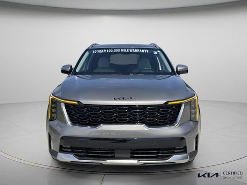 Certified 2025 Kia Sorento EX AWD/4WD image 4