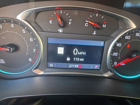 Used 2023 Chevrolet Traverse LT w/ LT Premium Package image 2