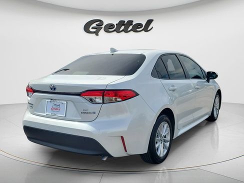 Used 2024 Toyota Corolla LE w/ LE Convenience Package FWD image 5