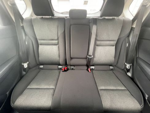 Used 2025 Nissan Rogue SV image 40