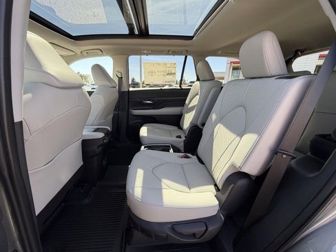 New 2026 Toyota Grand Highlander Limited image 13