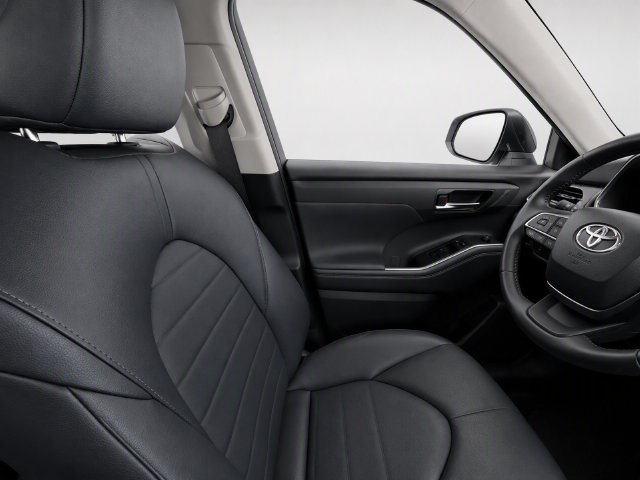 Used 2024 Toyota Highlander XLE AWD/4WD image 10