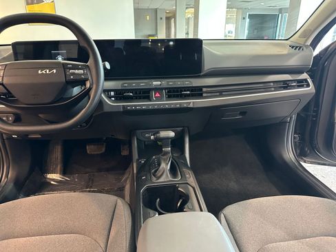 Used 2025 Kia K4 LXS image 34