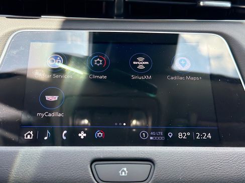 Used 2023 Cadillac XT4 Luxury w/ Cold Weather Package FWD image 30