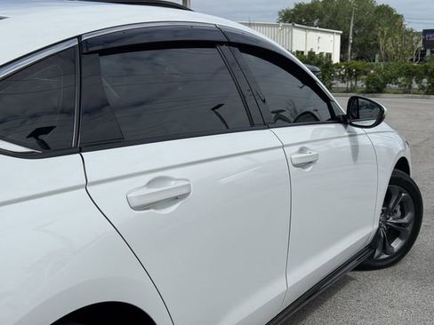 Used 2023 Honda Accord EX-L image 8