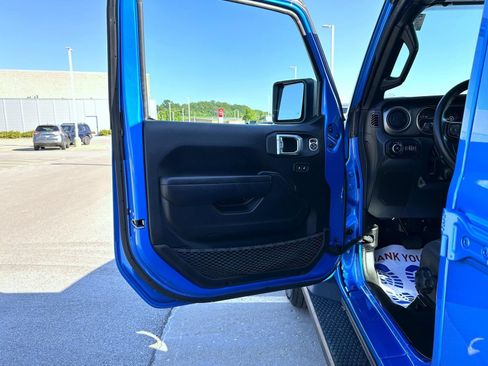 Used 2022 Jeep Wrangler Unlimited Sport AWD/4WD image 9