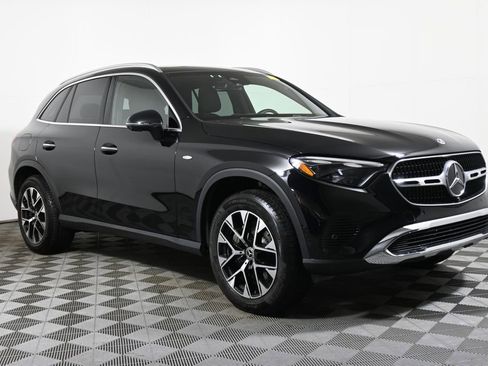Used 2025 Mercedes-Benz GLC 350e 4MATIC image 8