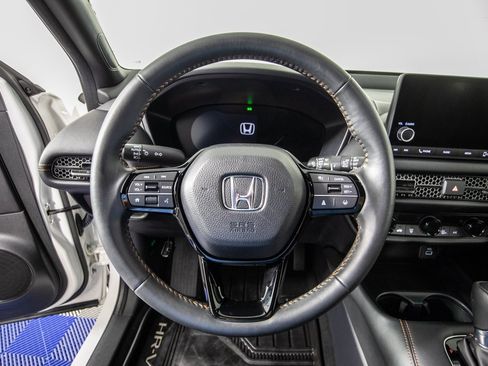 Used 2024 Honda HR-V Sport image 18