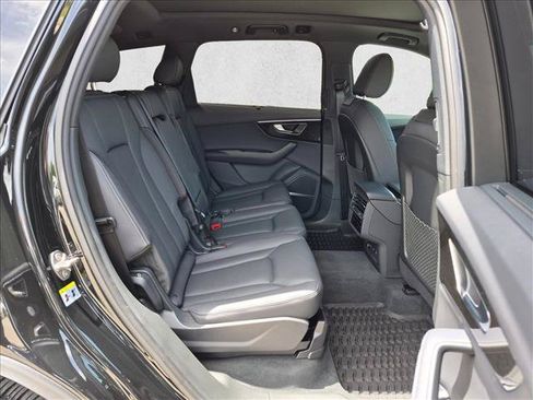 Used 2025 Audi Q7 3.0T Premium Plus AWD/4WD image 18