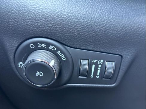 Used 2026 Jeep Compass Latitude w/ Quick Order Package 29K image 25