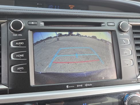 Used 2016 Toyota Highlander LE AWD/4WD image 6