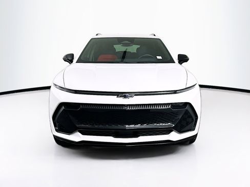 Used 2024 Chevrolet Equinox EV RS image 2