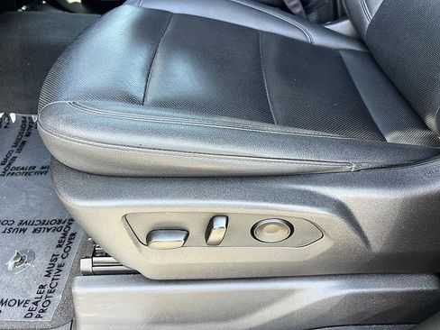 Used 2025 GMC Sierra 1500 SLT image 21