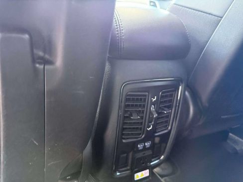 Used 2019 Jeep Grand Cherokee Limited w/ Trailer Tow Group IV AWD/4WD image 13
